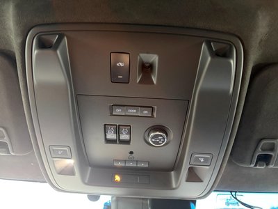 2017 Cadillac ESCALADE — миниатюра 65