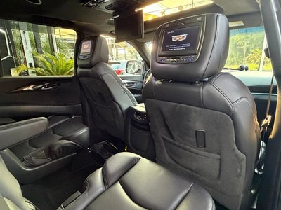 2017 Cadillac ESCALADE — миниатюра 30