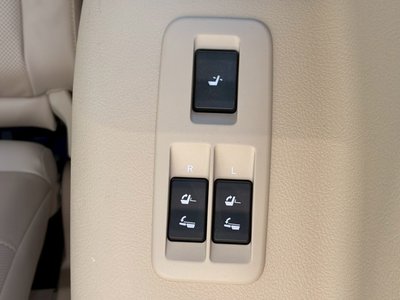 صورة مصغرة 73 لـ 2023 Toyota LAND CRUISER PRADO