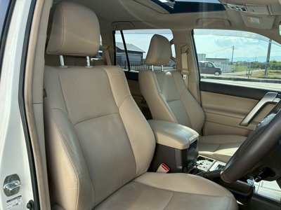 صورة مصغرة 57 لـ 2023 Toyota LAND CRUISER PRADO