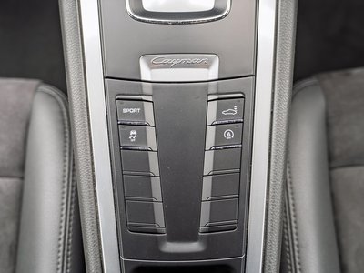 2015 Porsche CAYMAN thumbnail 18