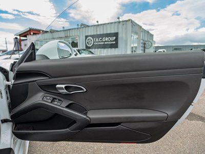 2015 Porsche CAYMAN thumbnail 28