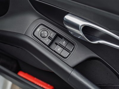 2015 Porsche CAYMAN thumbnail 23