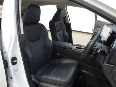 صورة 28 لـ 2023 Lexus NX