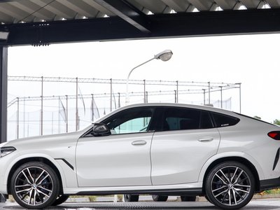 2021 BMW X6 thumbnail 24