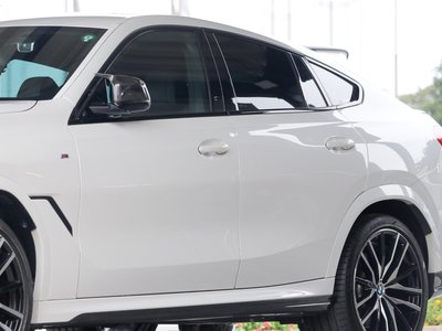 2021 BMW X6 thumbnail 23