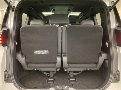 صورة 42 لـ 2024 Toyota ALPHARD