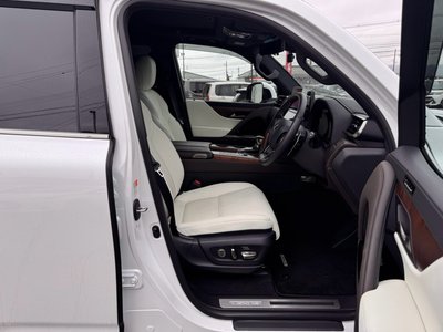 2023 Lexus LX thumbnail 17