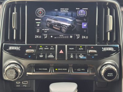 2023 Lexus LX thumbnail 34