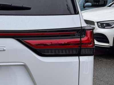 2023 Lexus LX photo 9
