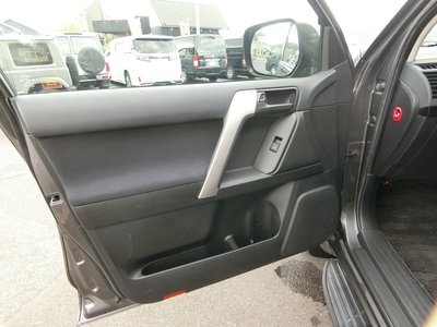 2020 Toyota LAND CRUISER PRADO thumbnail 34