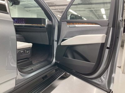 2025 Cadillac ESCALADE — миниатюра 92