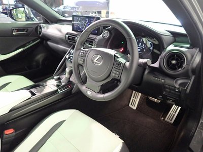 2024 Lexus IS thumbnail 23