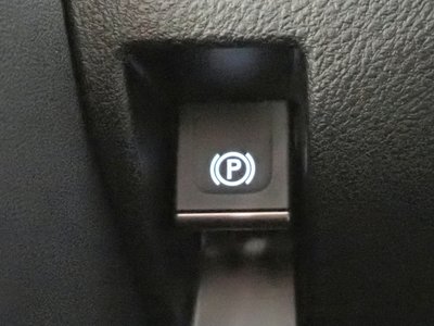 2024 Lexus IS thumbnail 17