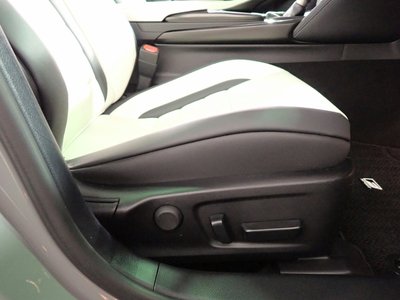 2024 Lexus IS photo 11