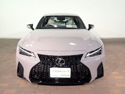2024 Lexus IS thumbnail 33