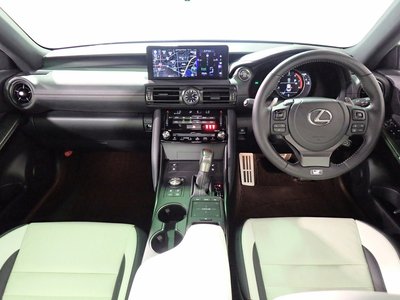 2024 Lexus IS thumbnail 24