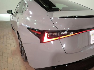 2024 Lexus IS thumbnail 30