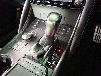 2024 Lexus IS thumbnail 22