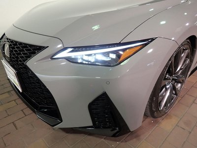 2024 Lexus IS thumbnail 31