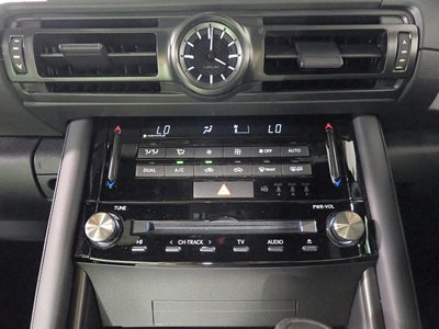 2024 Lexus IS thumbnail 19