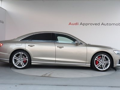2021 AUDI S8 — миниатюра 10