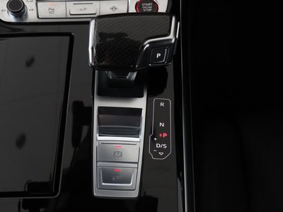 2021 AUDI S8 — миниатюра 19