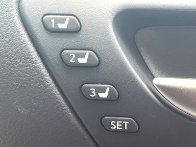 2023 Lexus IS thumbnail 38
