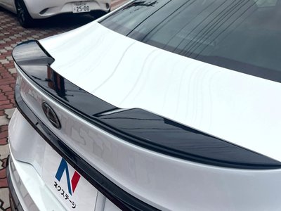 2023 Lexus IS thumbnail 33