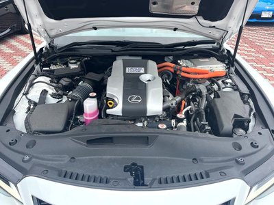 2023 Lexus IS thumbnail 18
