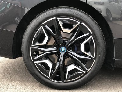 2023 BMW IX thumbnail 35
