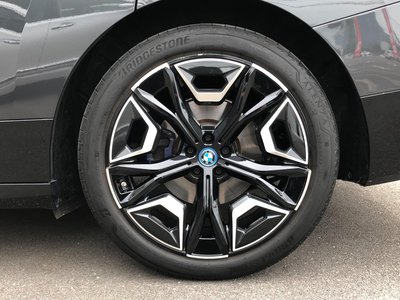 2023 BMW IX thumbnail 36