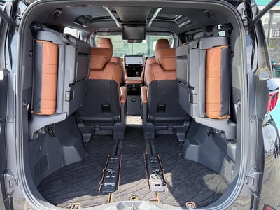 صورة 31 لـ 2024 Toyota VELLFIRE