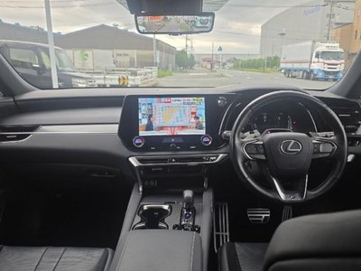 2023 Lexus RX thumbnail 18