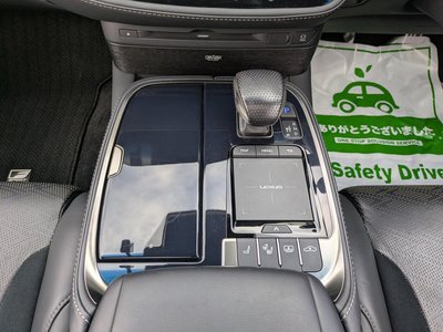 2020 Lexus LS photo 16