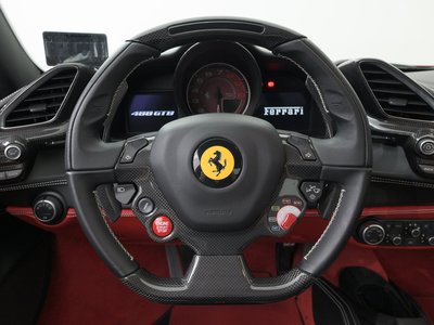 2016 Ferrari 488 GTB 照片 25
