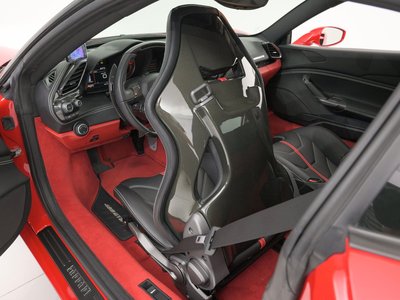 2016 Ferrari 488 GTB 照片 22