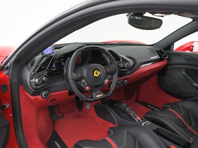 2016 Ferrari 488 GTB 照片 3