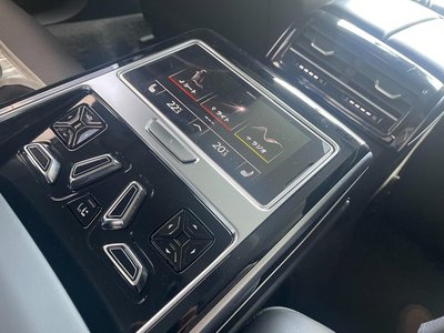صورة 14 لـ 2021 AUDI S8