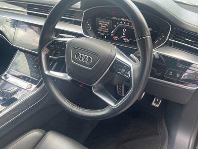 صورة 6 لـ 2021 AUDI S8