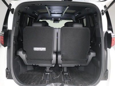صورة 19 لـ 2025 Toyota ALPHARD