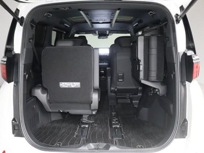 صورة 20 لـ 2025 Toyota ALPHARD