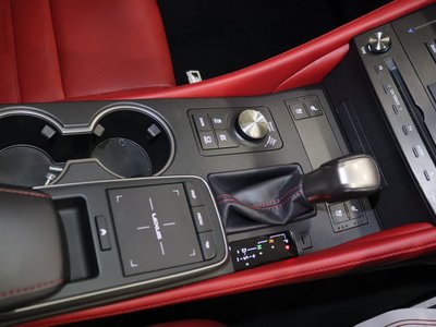 صورة 12 لـ 2022 Lexus RC