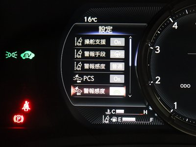 صورة 21 لـ 2022 Lexus RC