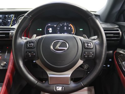 صورة 30 لـ 2022 Lexus RC