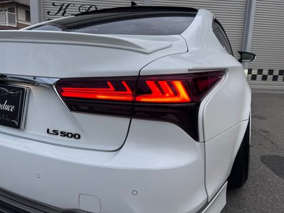 2018 Lexus LS thumbnail 32