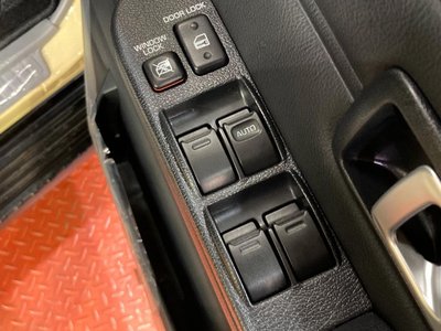 2025 Toyota LAND CRUISER 70 thumbnail 36