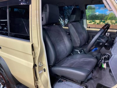 2025 Toyota LAND CRUISER 70 photo 9