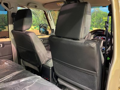2025 Toyota LAND CRUISER 70 thumbnail 33