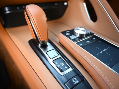 صورة مصغرة 76 لـ 2024 Lexus LC